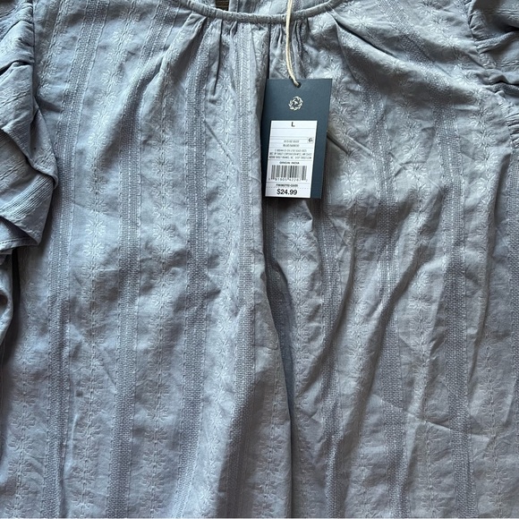 NWT Universal Thread Women’s Top! - Picture 5 of 8